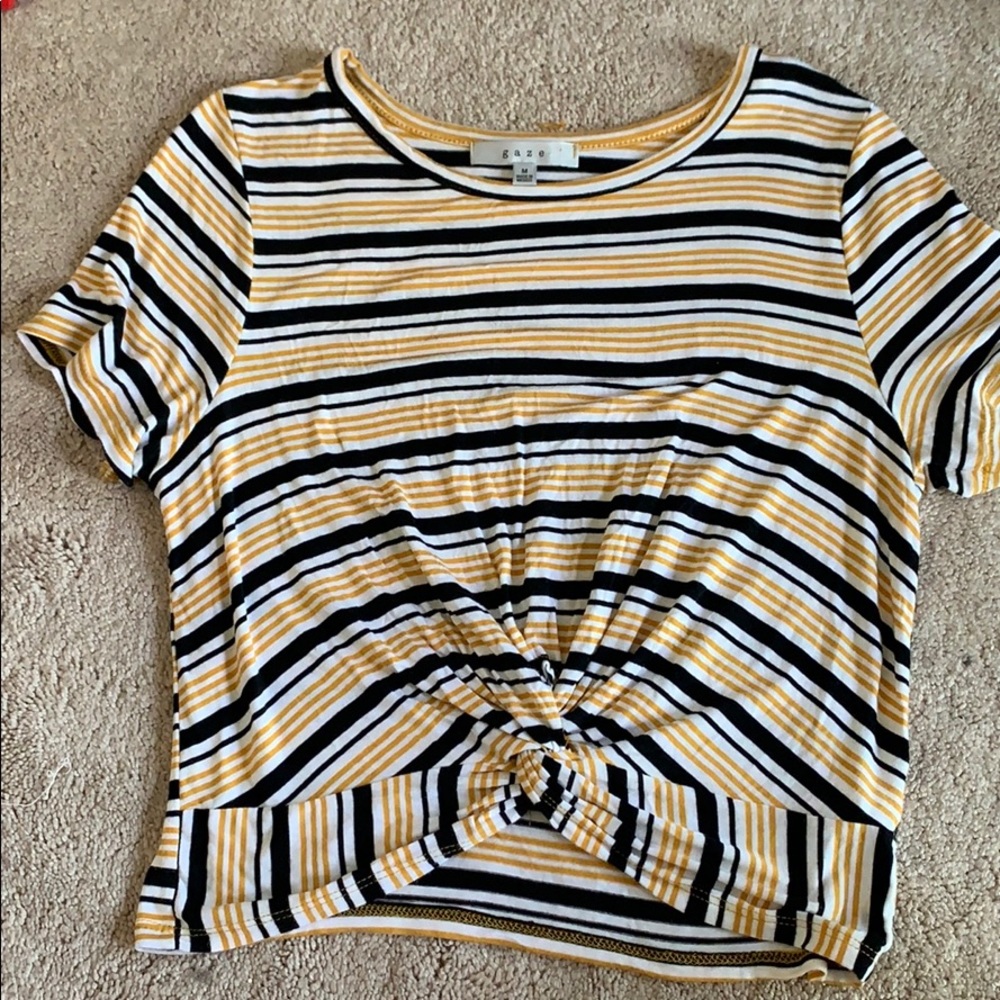 size M stripped crop top